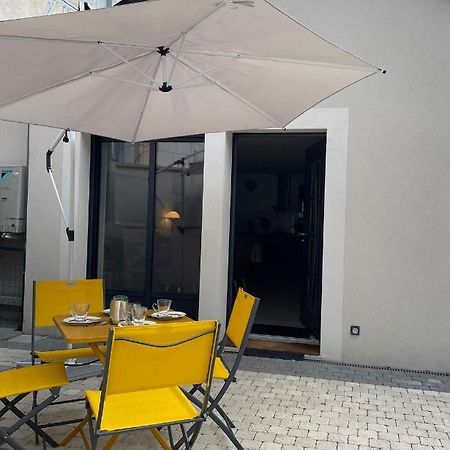 L'Archeveche : Au Pied De La Cathedrale Apartment Bourges Bagian luar foto