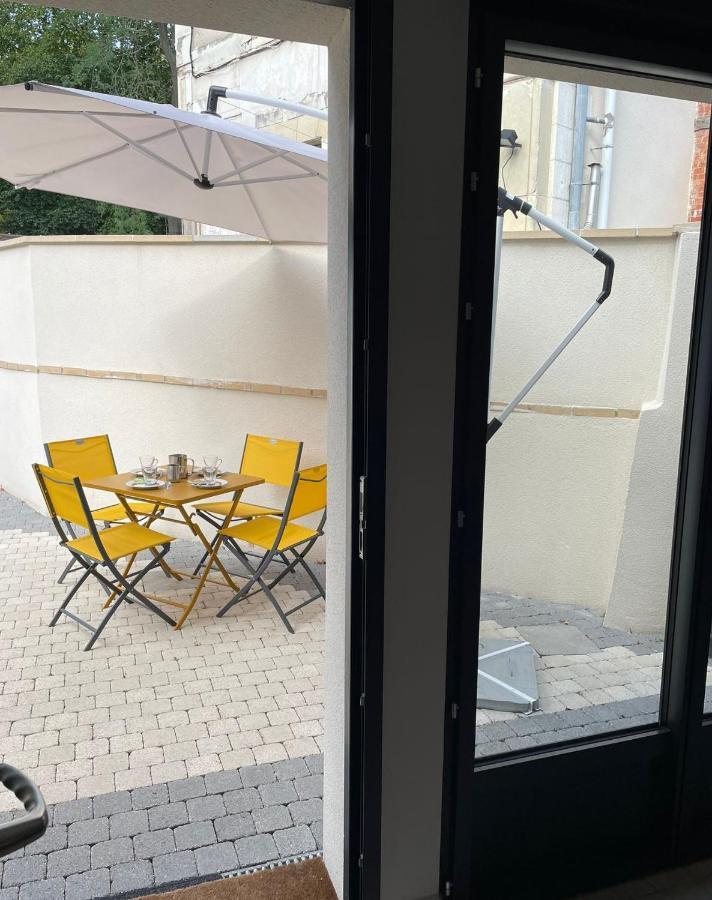 L'Archeveche : Au Pied De La Cathedrale Apartment Bourges Bagian luar foto