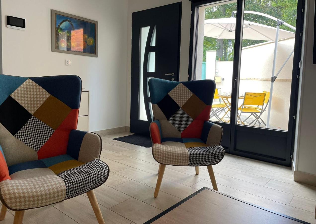 L'Archeveche : Au Pied De La Cathedrale Apartment Bourges Bagian luar foto